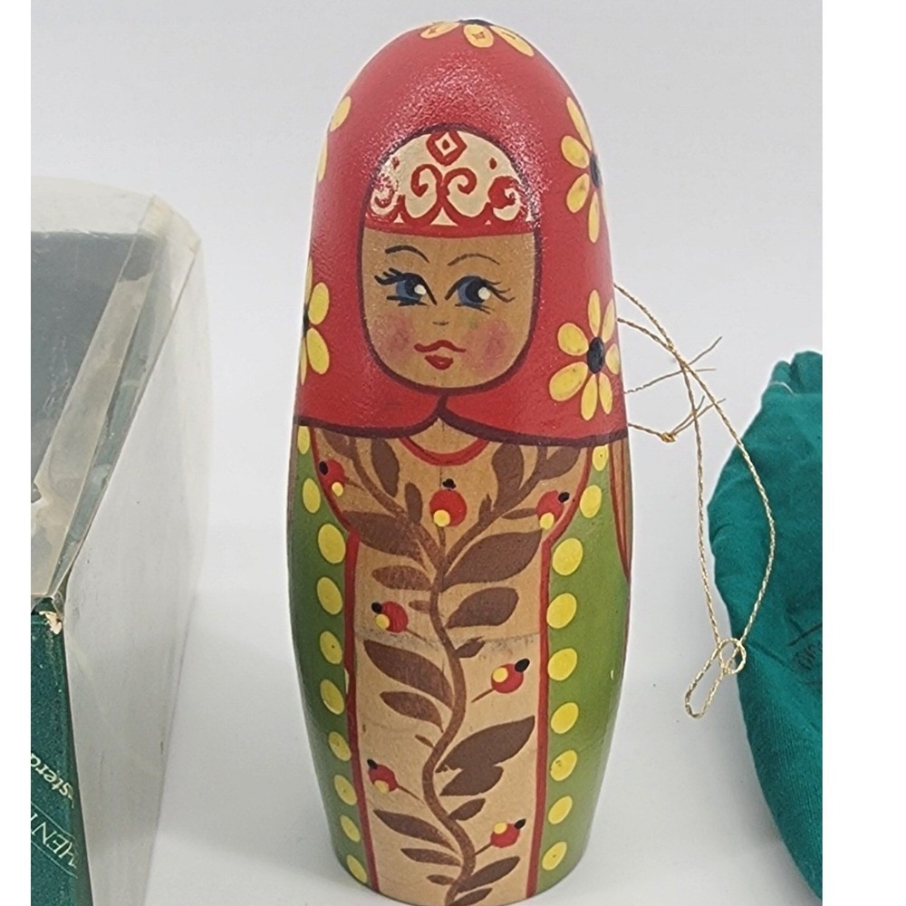 Authentic‎ Models Holland Hand Painted Wooden Matryoshka Doll Ornament Red Green